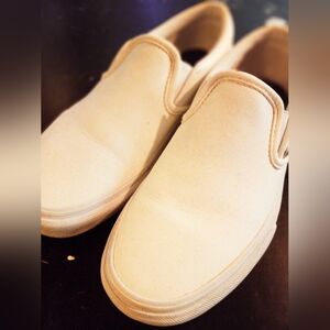 White Leather Vans (3.5/5)